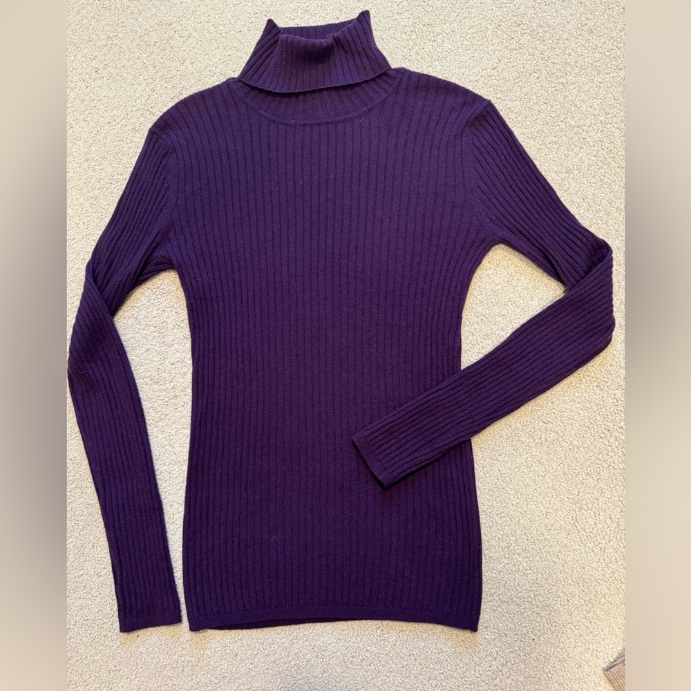 100% Cashmere Ribbed Turtleneck